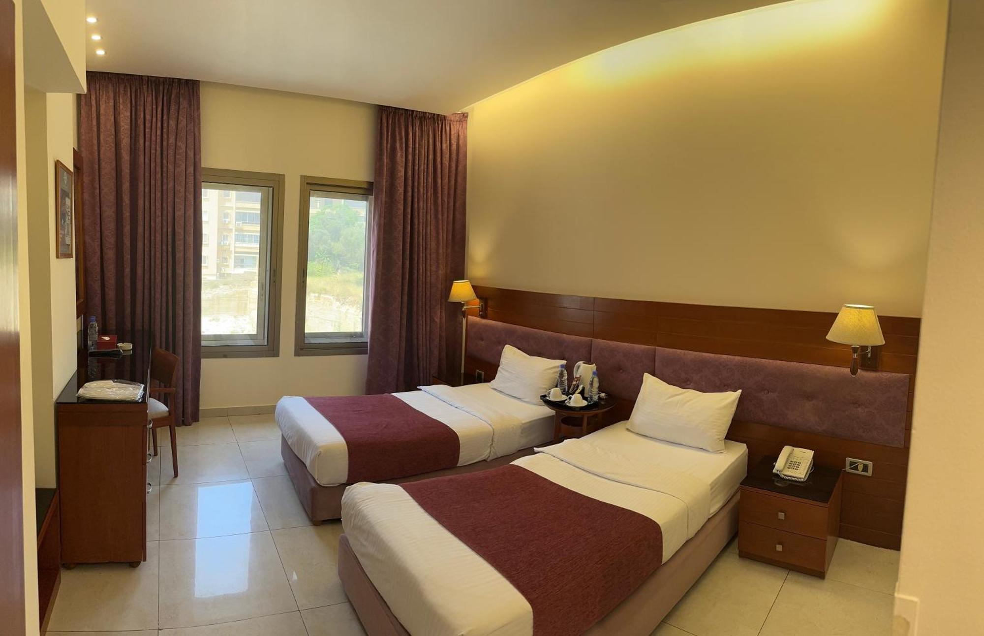 Duroy By Beverly 4*